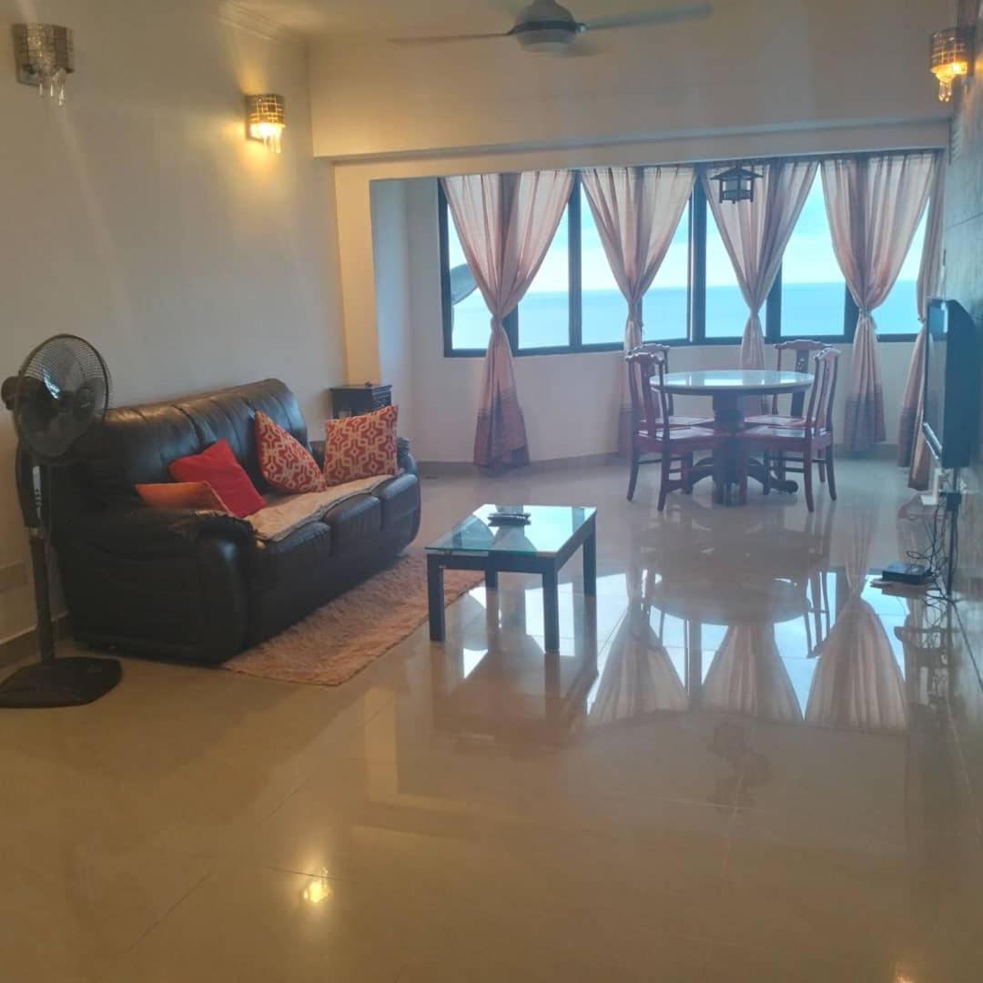 Sri Sayang Pearl View Apartment Batu Ferringhi Exterior photo