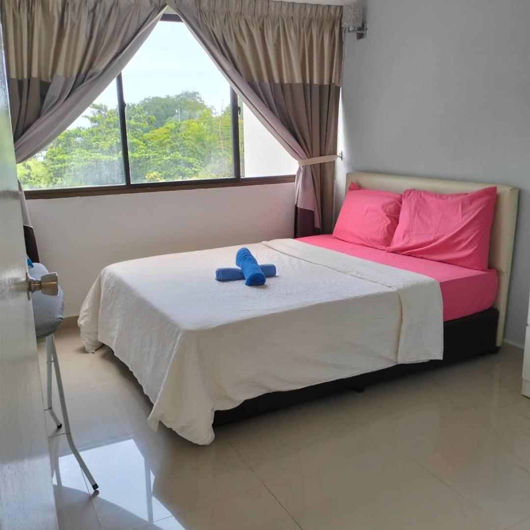 Sri Sayang Pearl View Apartment Batu Ferringhi Room photo